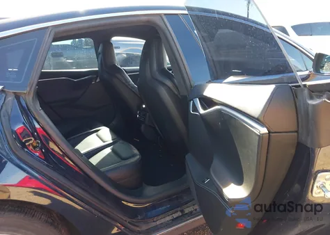 2015 Tesla Model S 70D/85D/P85D z USA, uszkodzony, nr VIN 5YJSA1H27FFP78307